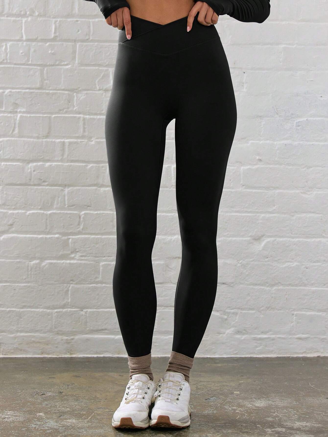 Sport Crossover High-Waist Leggings – Sculpting & Stretchy