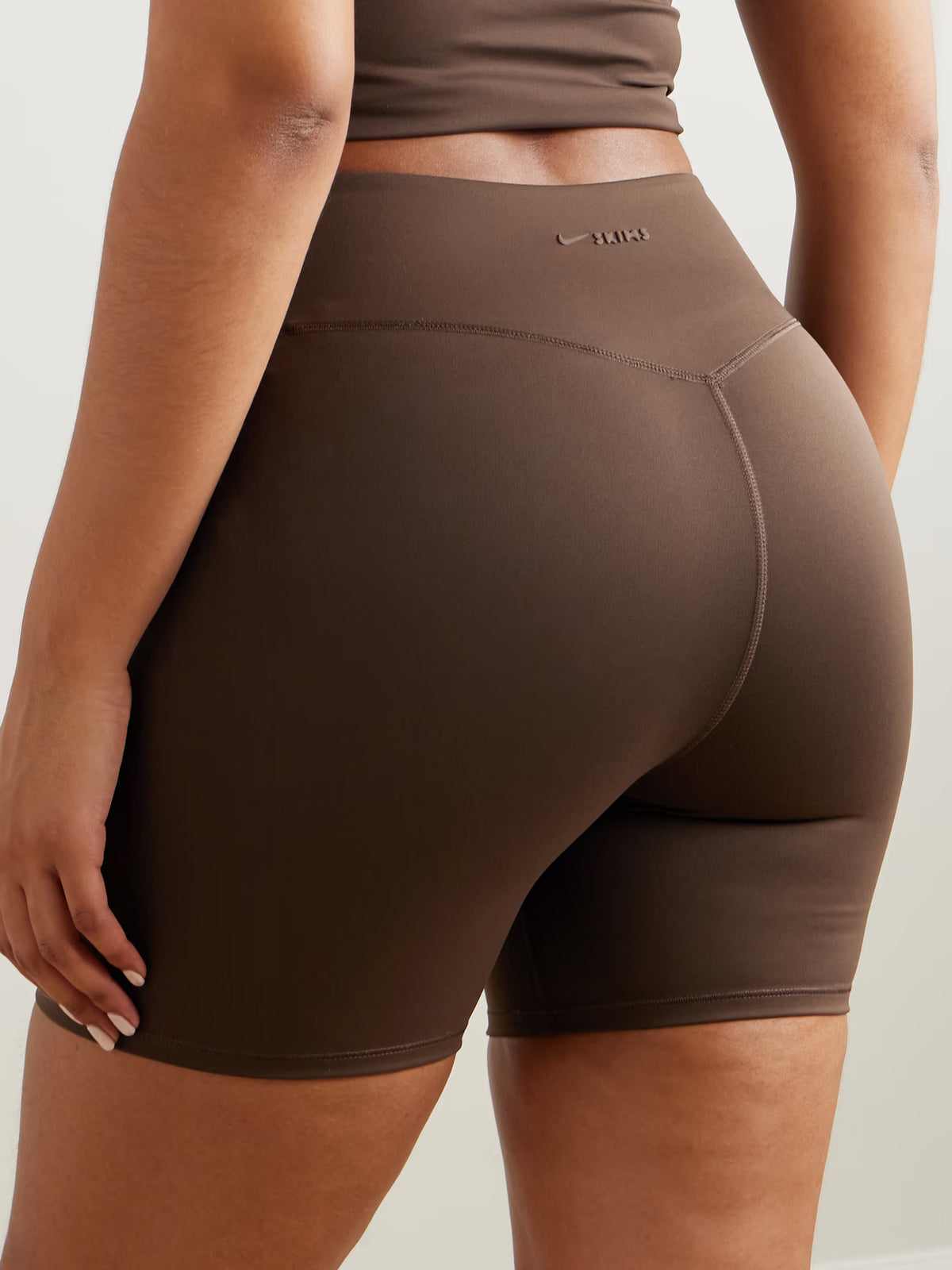 SKIMS - + Nike 5" Biker Shorts - Dark Sepia