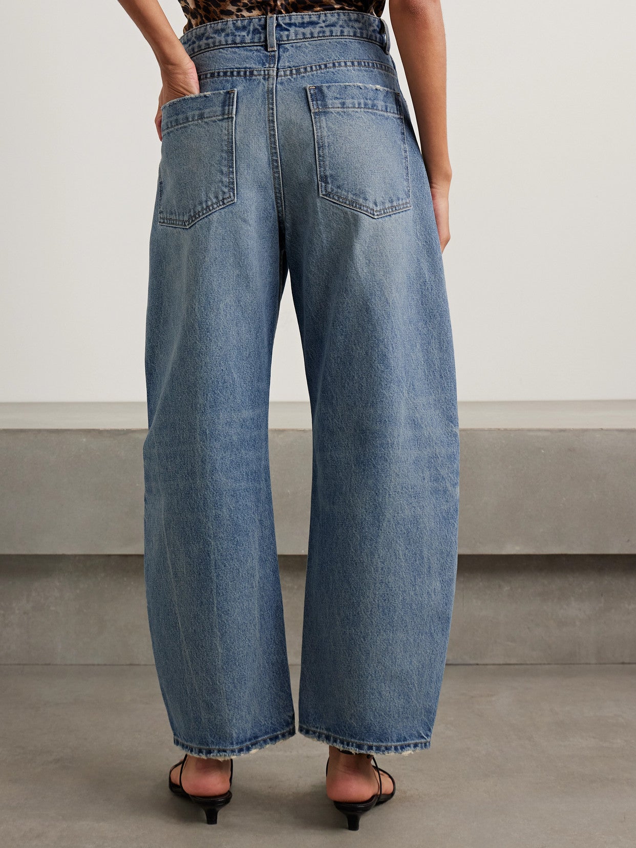 Nili Lotan - Otis Mid-rise Barrel-leg Jeans - Blue