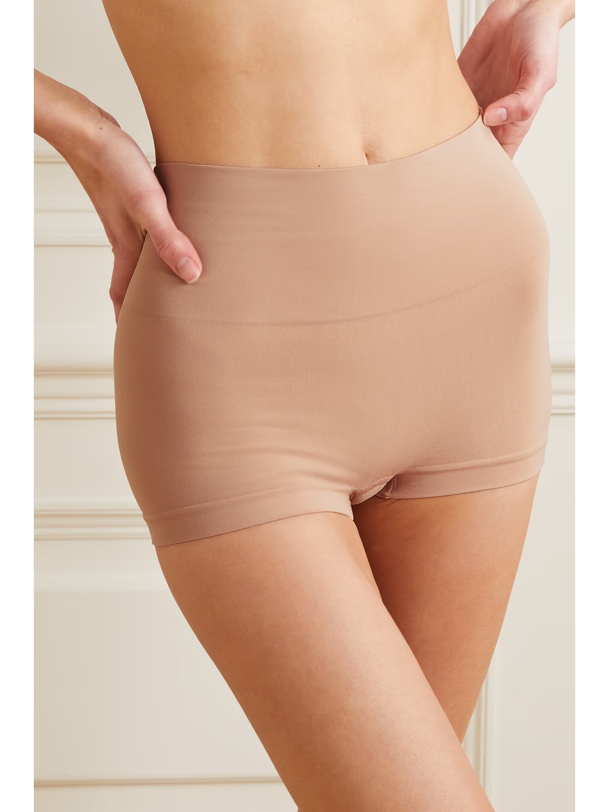 Spanx - Spanxshape Extraordinary Seamless Stretch Shorts - Neutrals