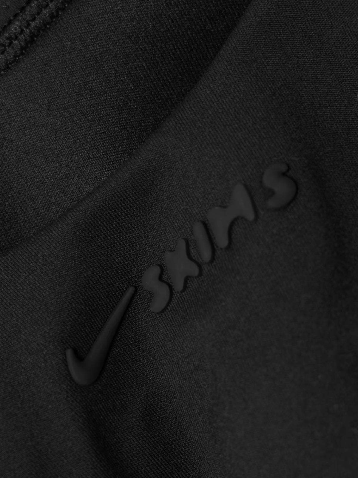 SKIMS - + Nike Scoop Neck Bra - Obsidian