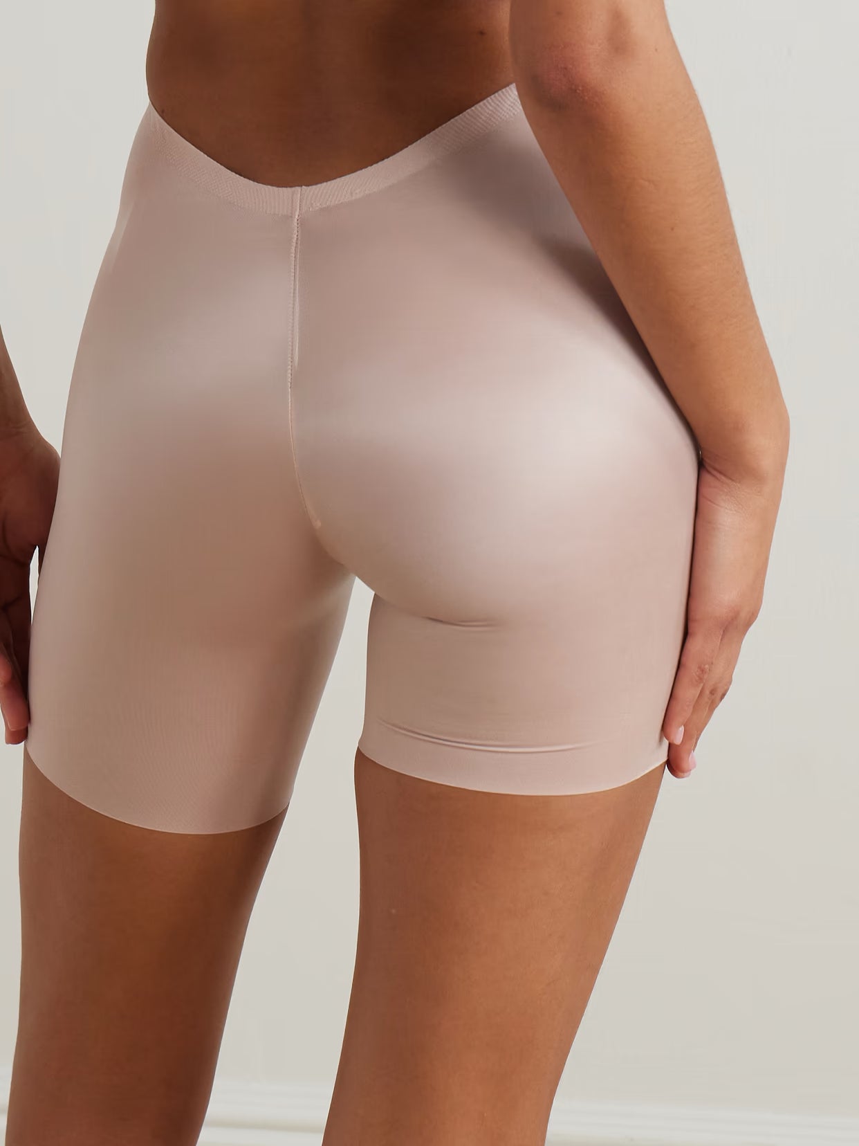 Spanx - Spanxshape Suit Your Fancy Low-back Mid-thigh Shorts - Neutrals