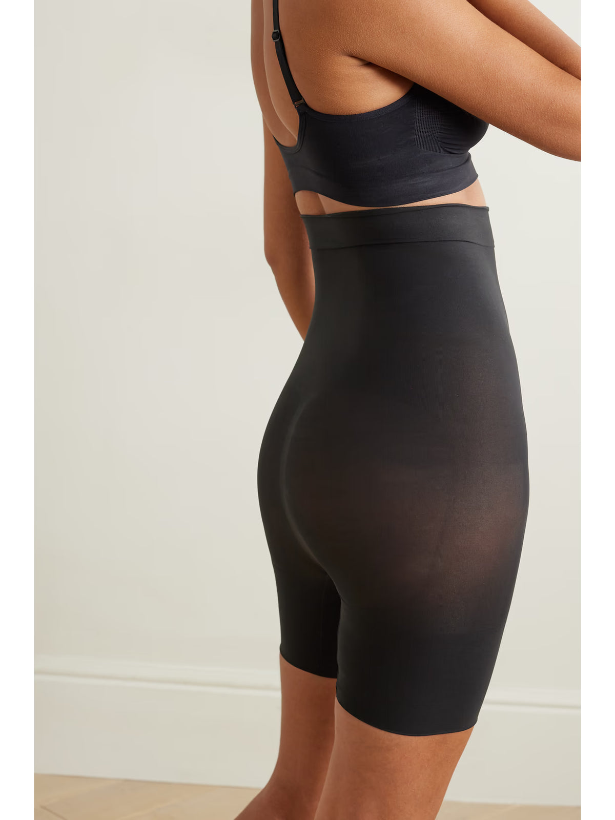 SKIMS - Seamless Sculpt Mid Thigh Shorts - Onyx