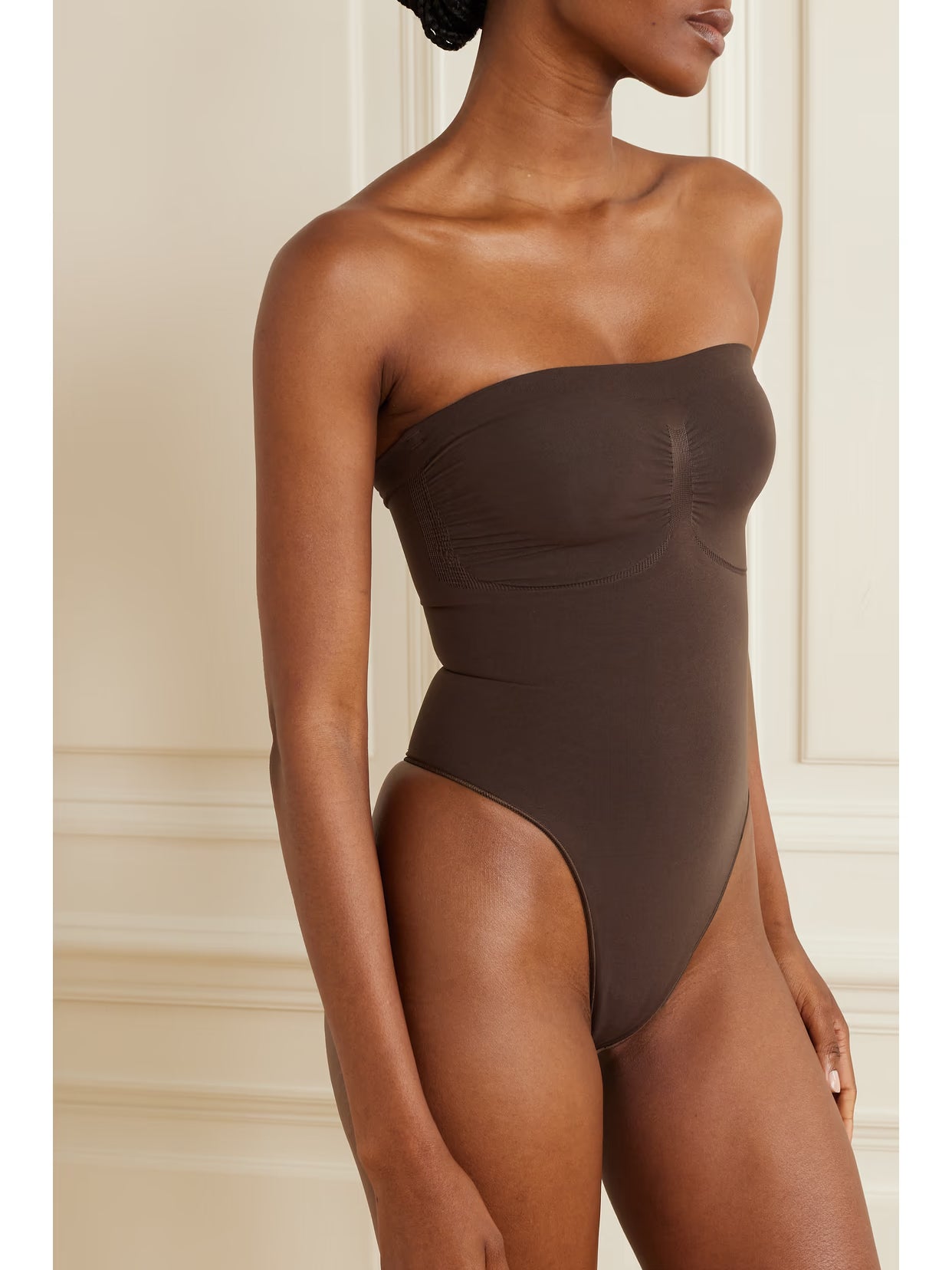 SKIMS - Seamless Sculpt Strapless Thong Bodysuit - Cocoa