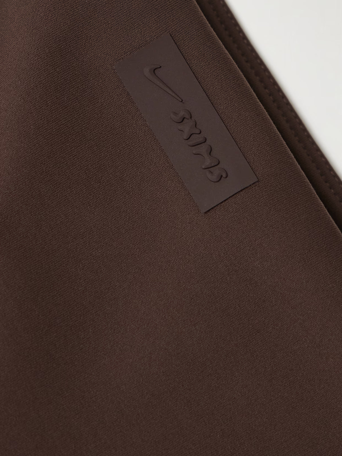 SKIMS - + Nike V-line 26" Leggings - Dark Sepia