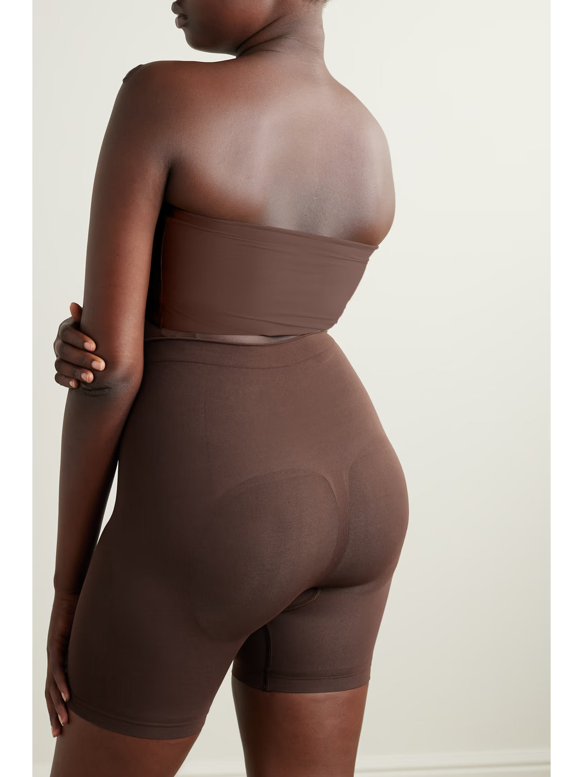 SKIMS - Seamless Sculpt Mid Thigh Shorts - Cocoa
