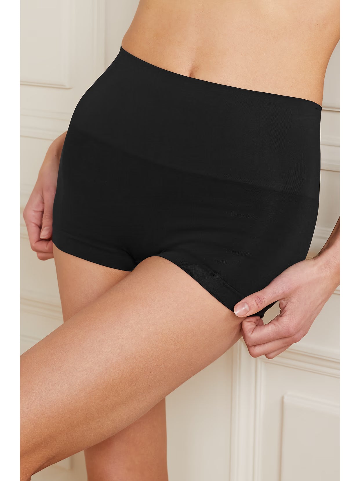 Spanx - Spanxshape Extraordinary Seamless Stretch Shorts - Black